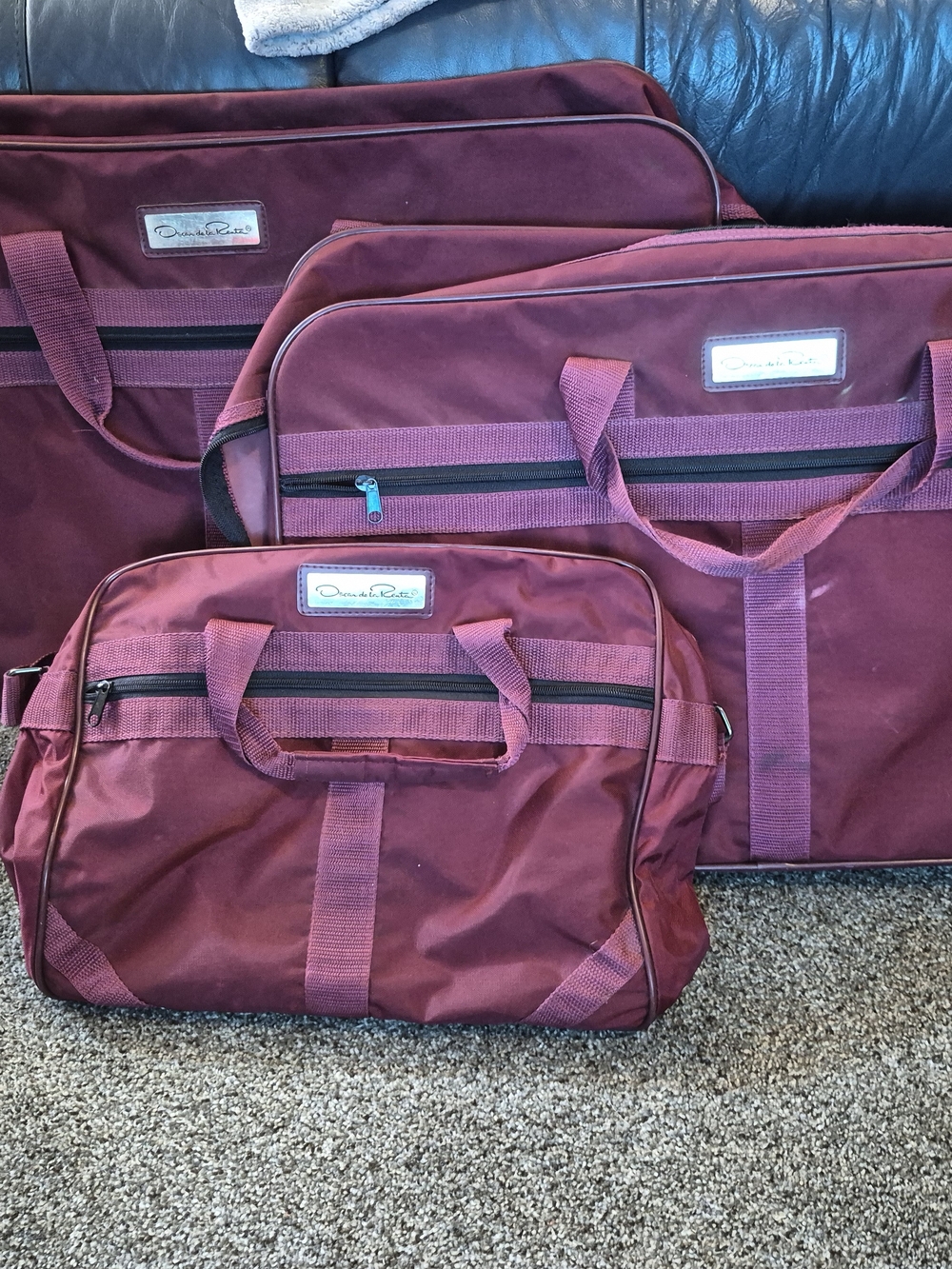 Oscar de la Renta Burgundy Travel Bag Set